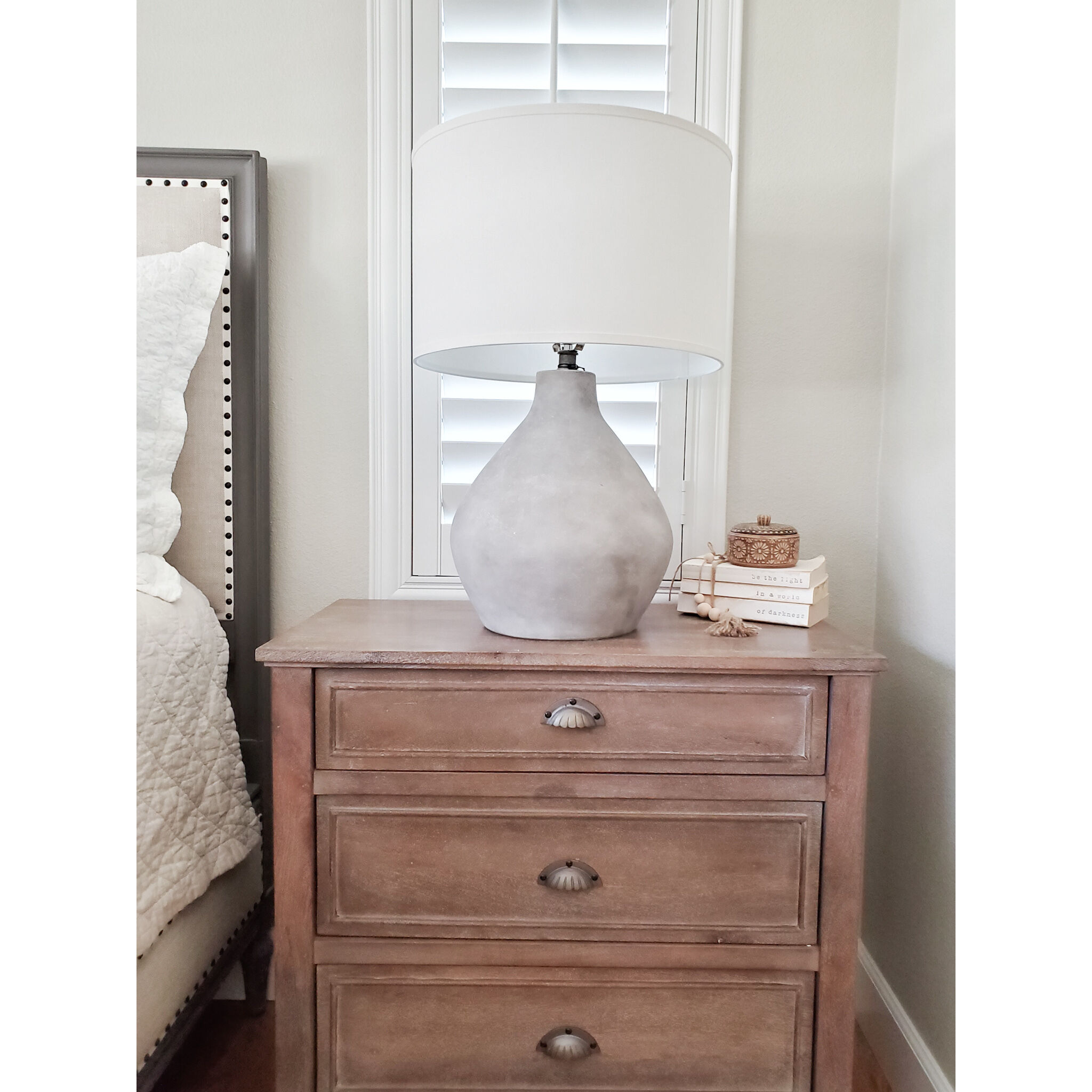 Zen 27 inch 150.00 watt Alabastrino Table Lamp Portable Light